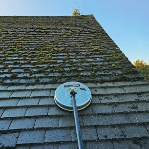 Roof Cleaner FSC.Easy to use, removes all moss.